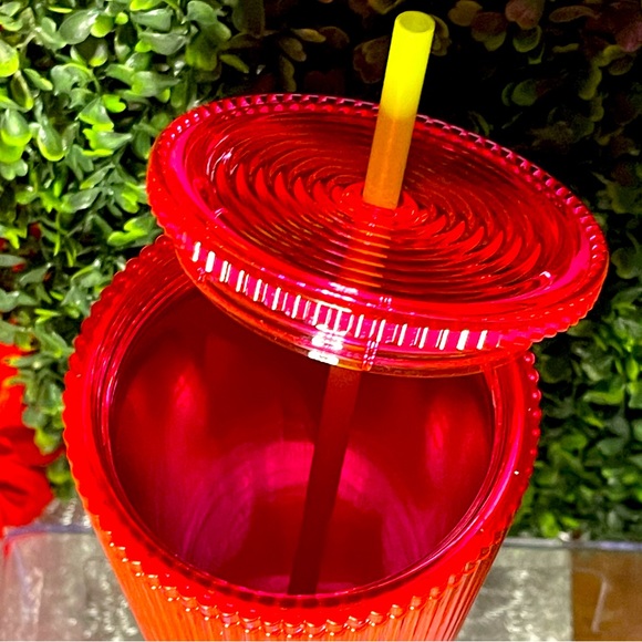 NWT💕Starbucks 2023 Summer Pleated Venti Tumbler in Neon Magenta with Gift - Picture 4 of 6